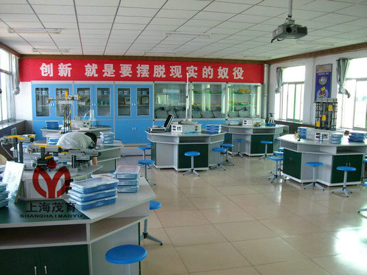通用技術(shù)實(shí)驗(yàn)室設(shè)備